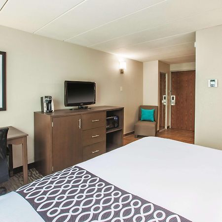 Hotel La Quinta By Wyndham Sturbridge Esterno foto