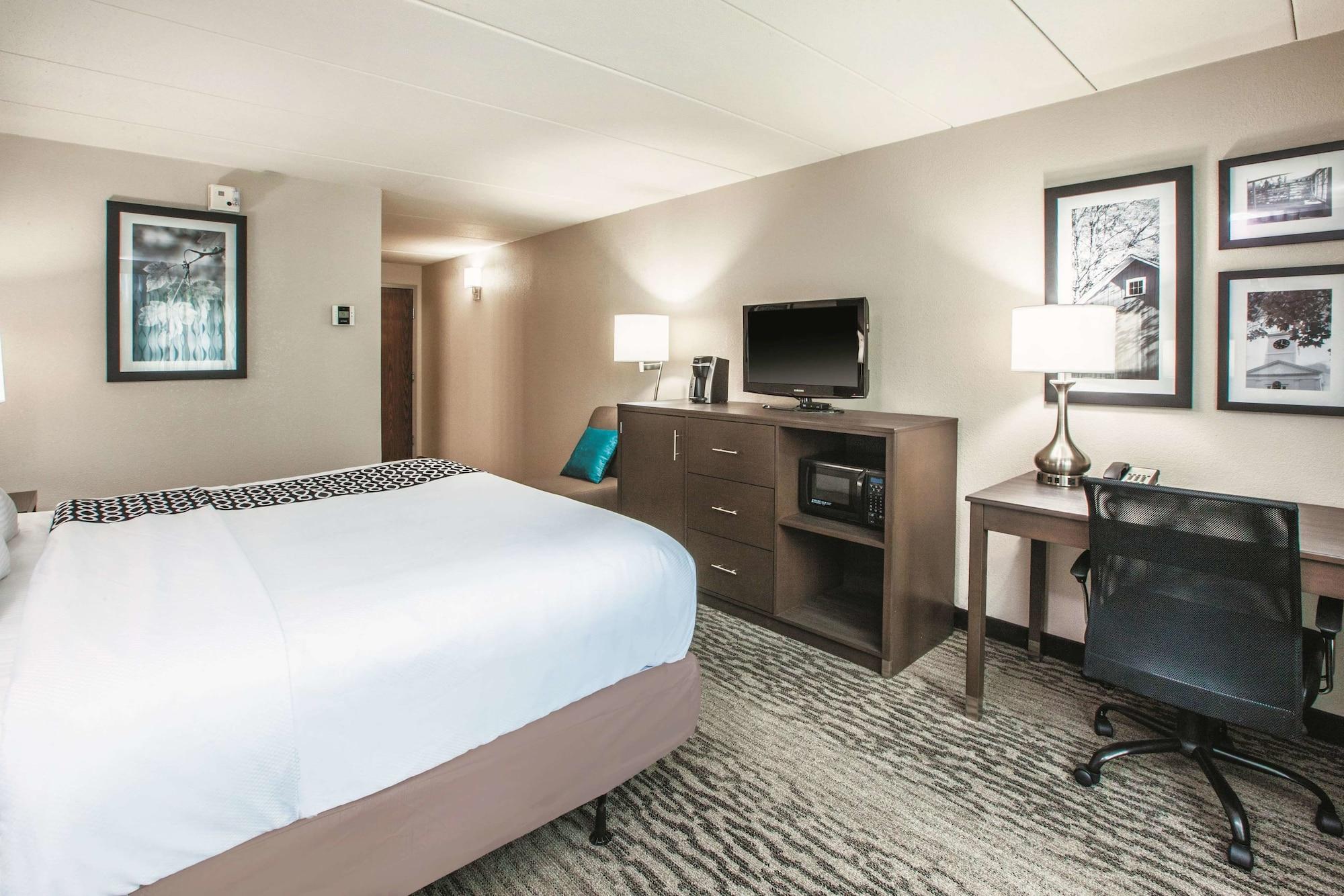 Hotel La Quinta By Wyndham Sturbridge Esterno foto
