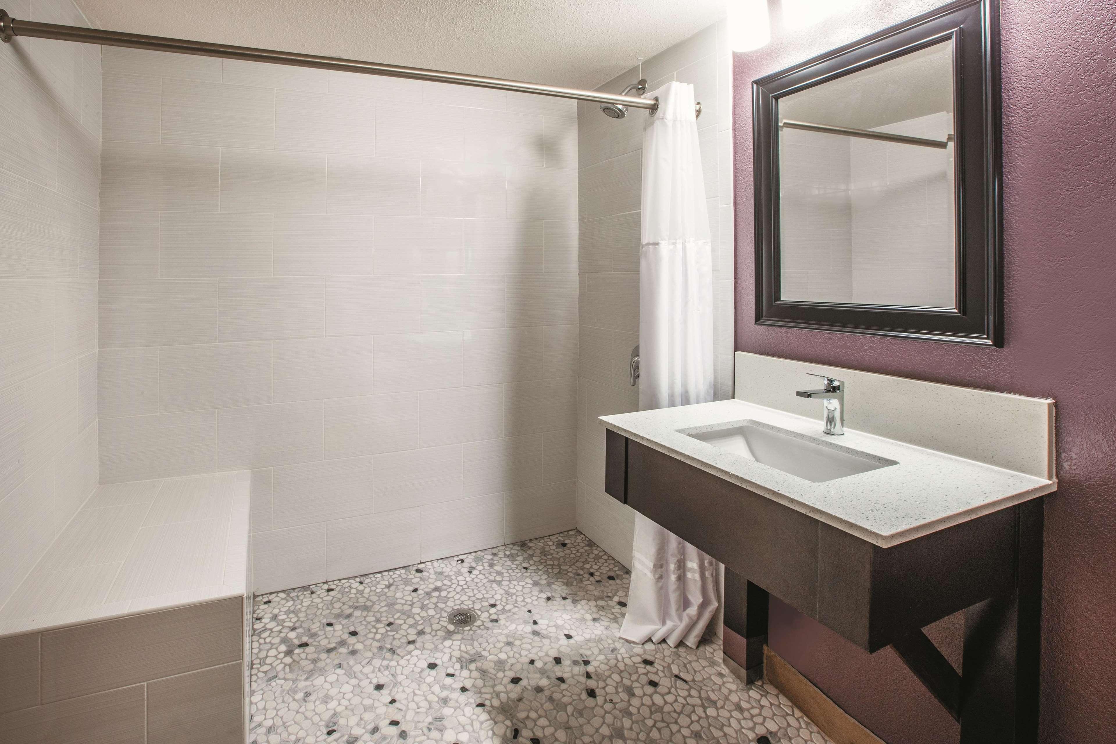 Hotel La Quinta By Wyndham Sturbridge Esterno foto