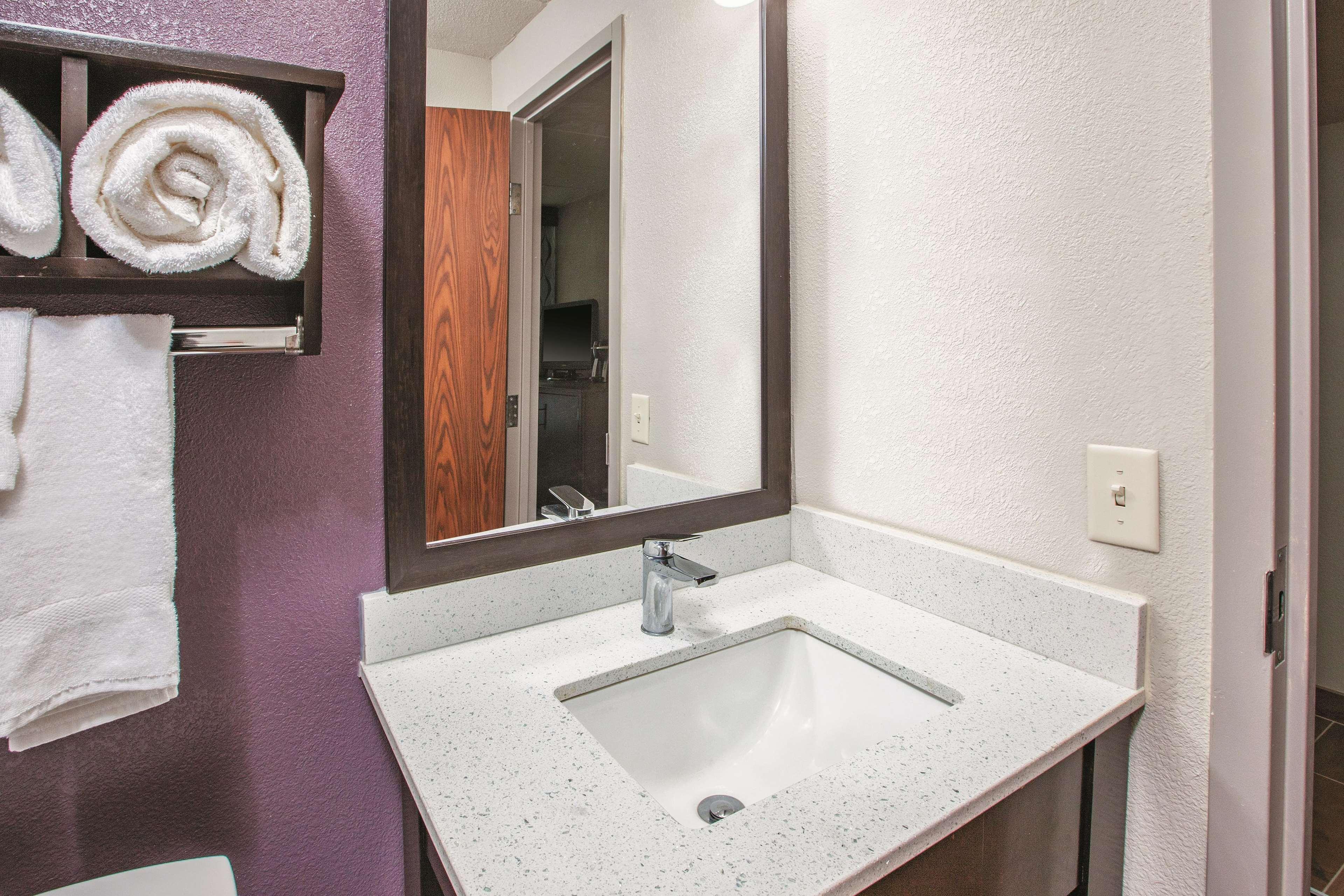 Hotel La Quinta By Wyndham Sturbridge Esterno foto