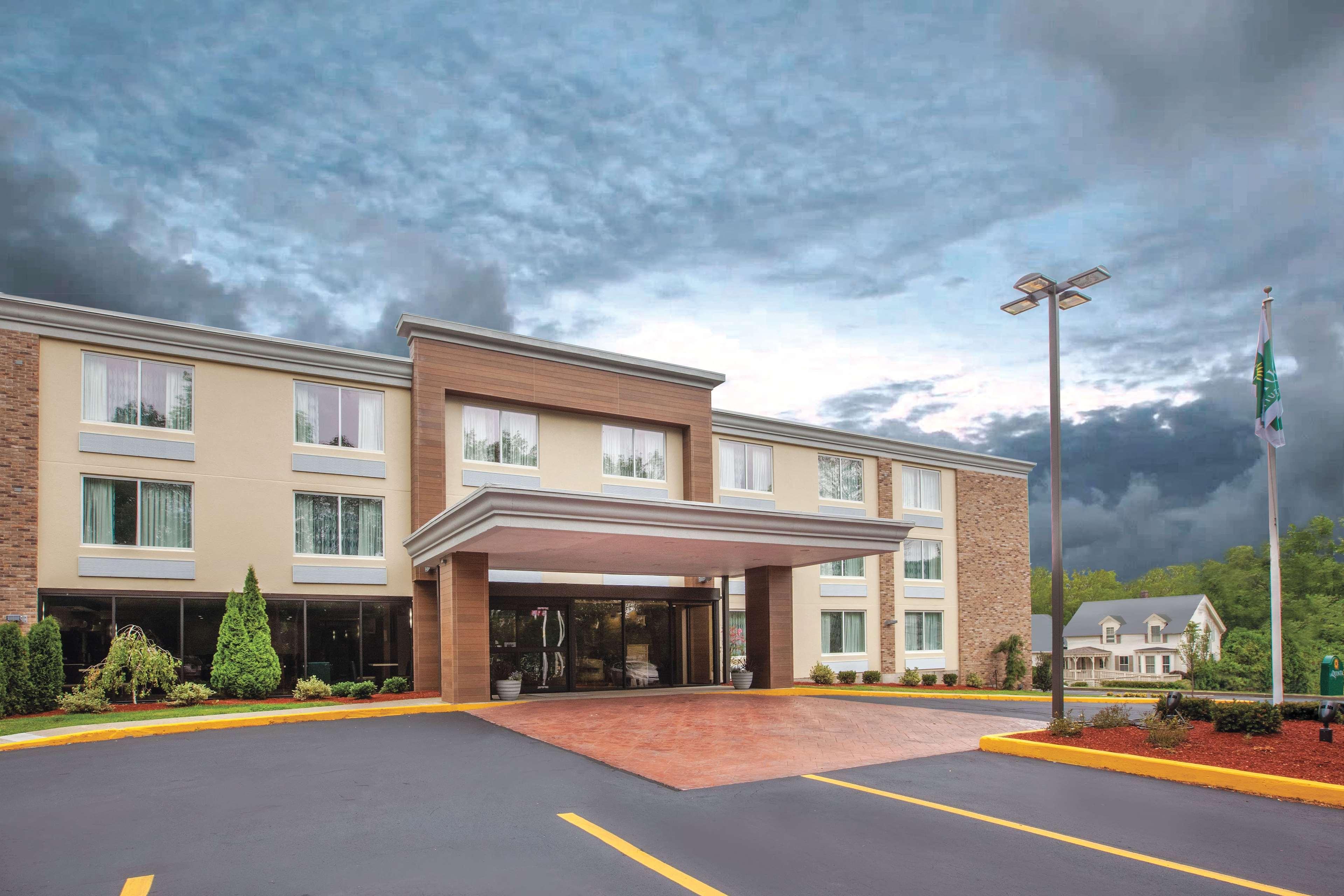 Hotel La Quinta By Wyndham Sturbridge Esterno foto