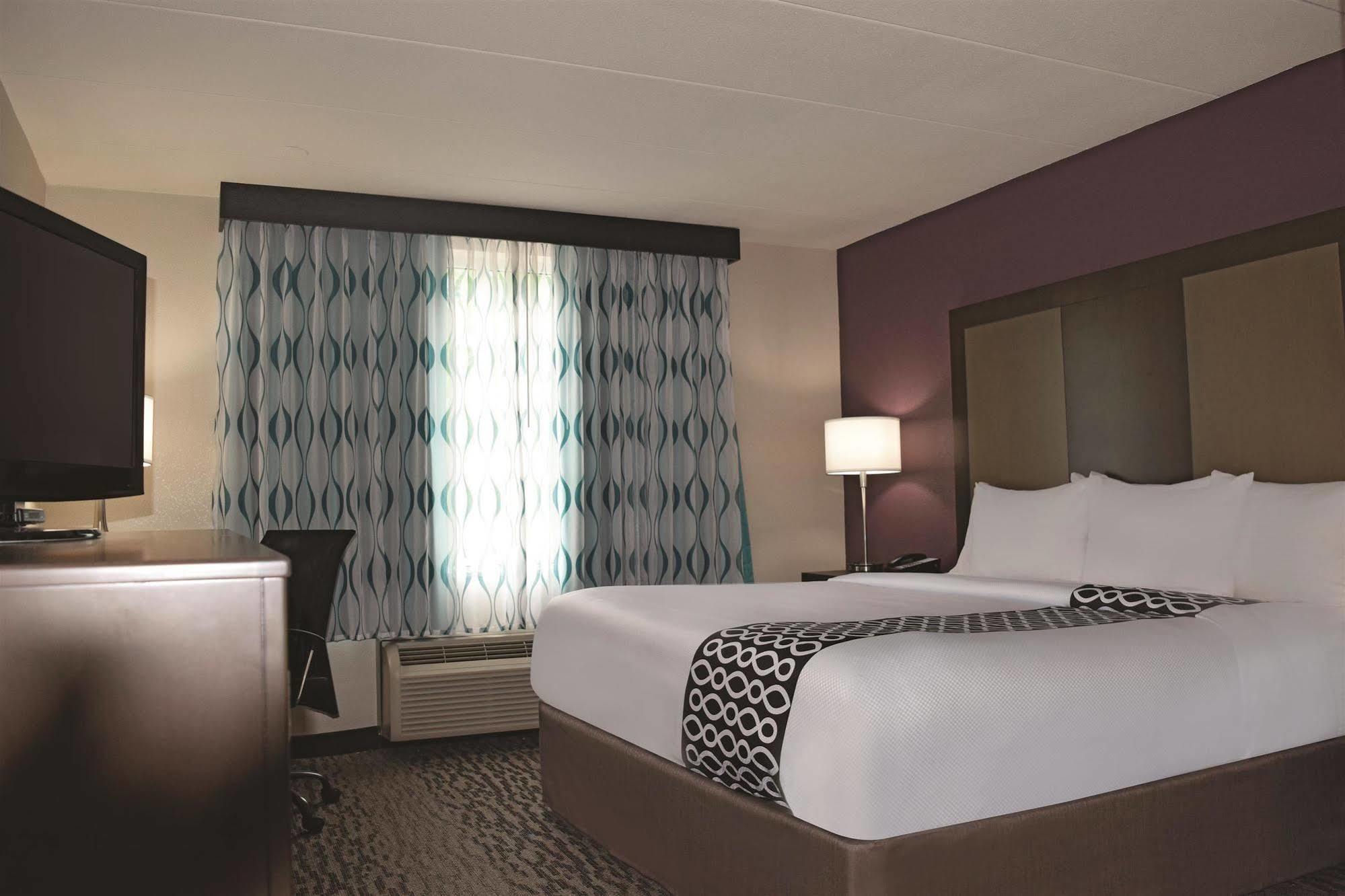 Hotel La Quinta By Wyndham Sturbridge Esterno foto