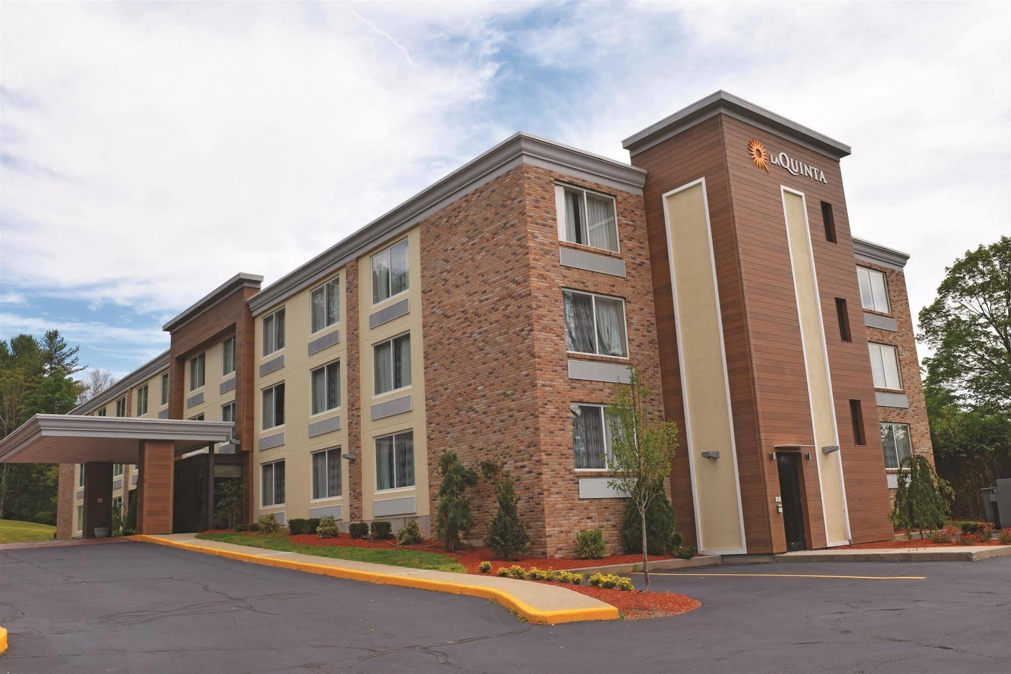 Hotel La Quinta By Wyndham Sturbridge Esterno foto